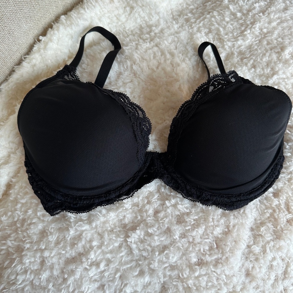 Natori Lace Bra Never worn includes receipt